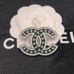 cc brooch 101001526021 - Image 3