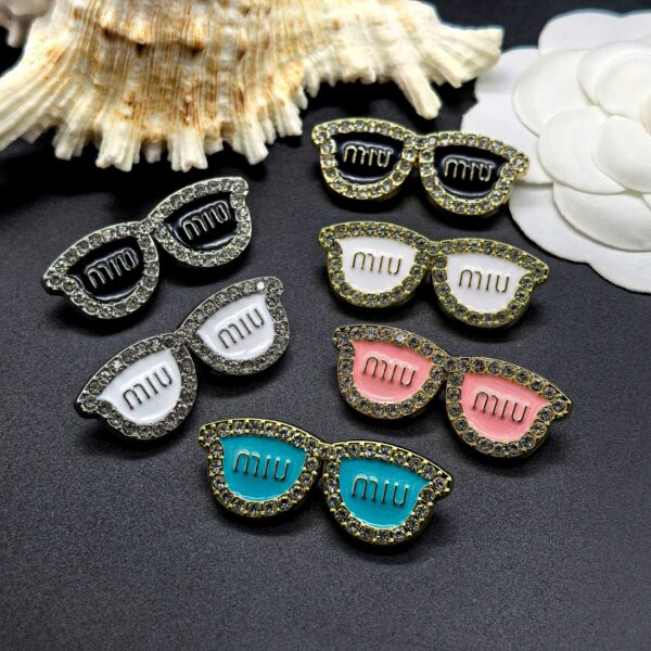 mm brooch 381001764019