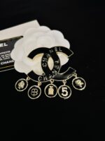 cc brooch 101000368013 - Image 4