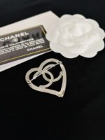 cc brooch 461000374031 - Image 4