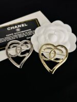 cc brooch 461000374031