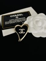 cc brooch 011000385034 - Image 2