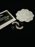 cc brooch 451000445028 - Image 3