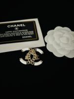 cc brooch 251000475046 - Image 3