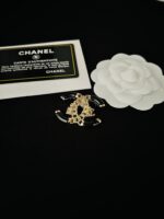 cc brooch 251000475046 - Image 2