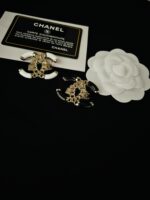 cc brooch 251000475046