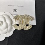 cc brooch 561000815046 - Image 2