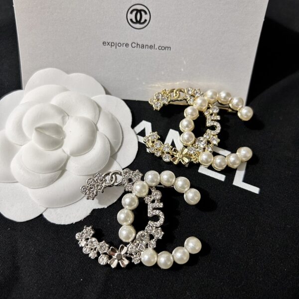 cc brooch 891000836078