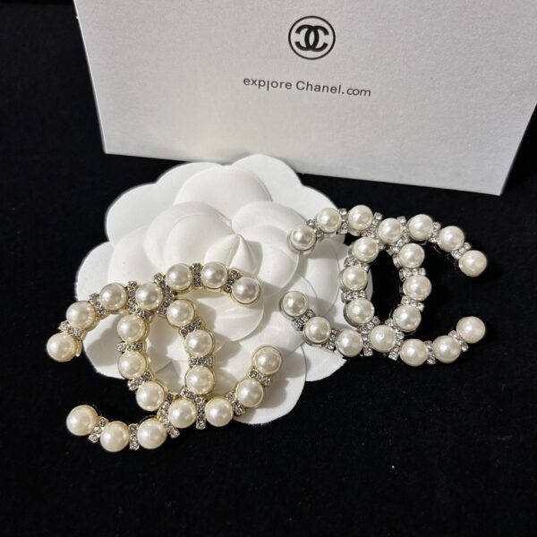 cc brooch 561000867089