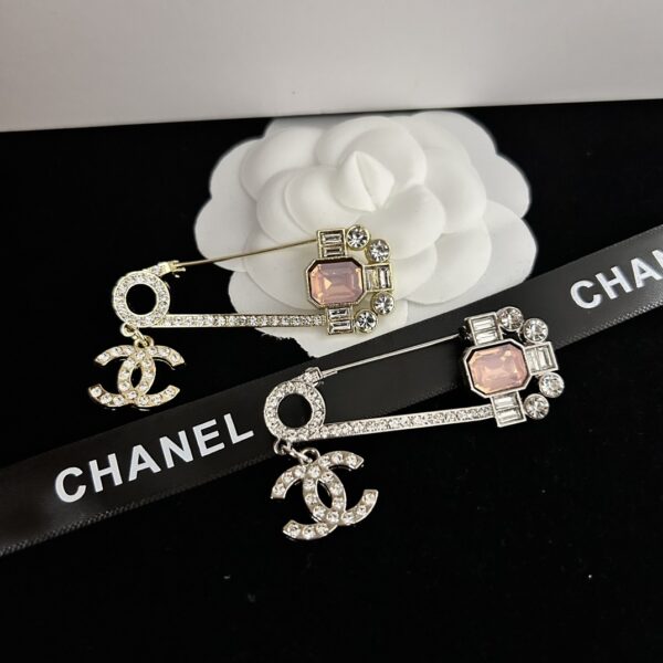 cc brooch 451000957058