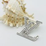 lv brooch 971001006045 - Image 4