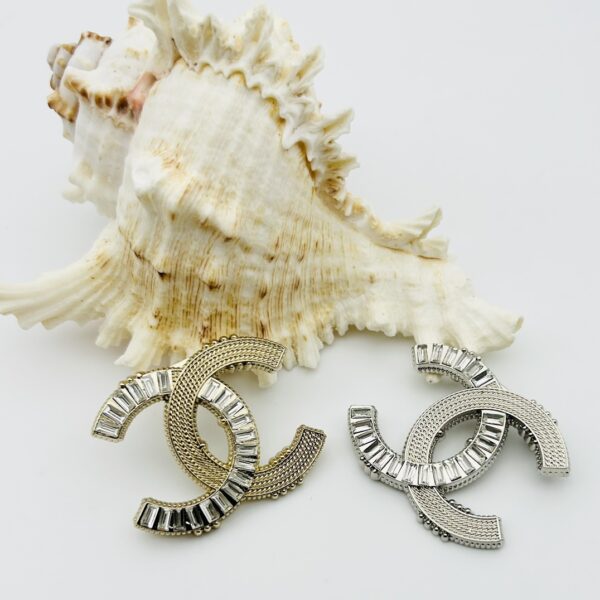 cc brooch 561001015089