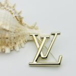 lv brooch 331001045036 - Image 2