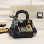 dior bag 5621689546025 - Image 6