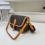 lv bag 2478358945055 - Image 11