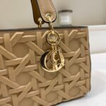 dior bag 8912691250023 - Image 8