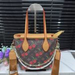 lv bag 25873642078 - Image 5