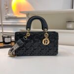 dior bag 8912691250023 - Image 3