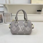 lv bag 1519124843015 - Image 5