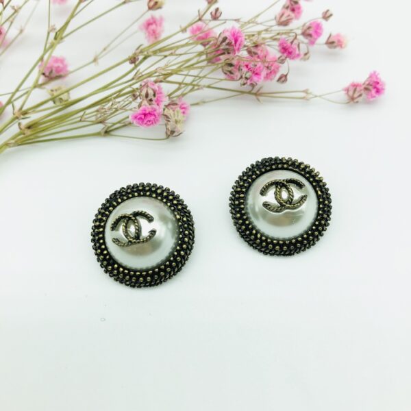 cc brooch 121000074055