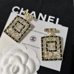 cc brooch 451000747066